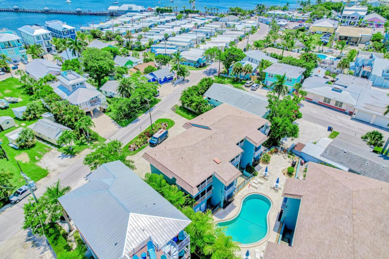 Coquina Reef 11 *