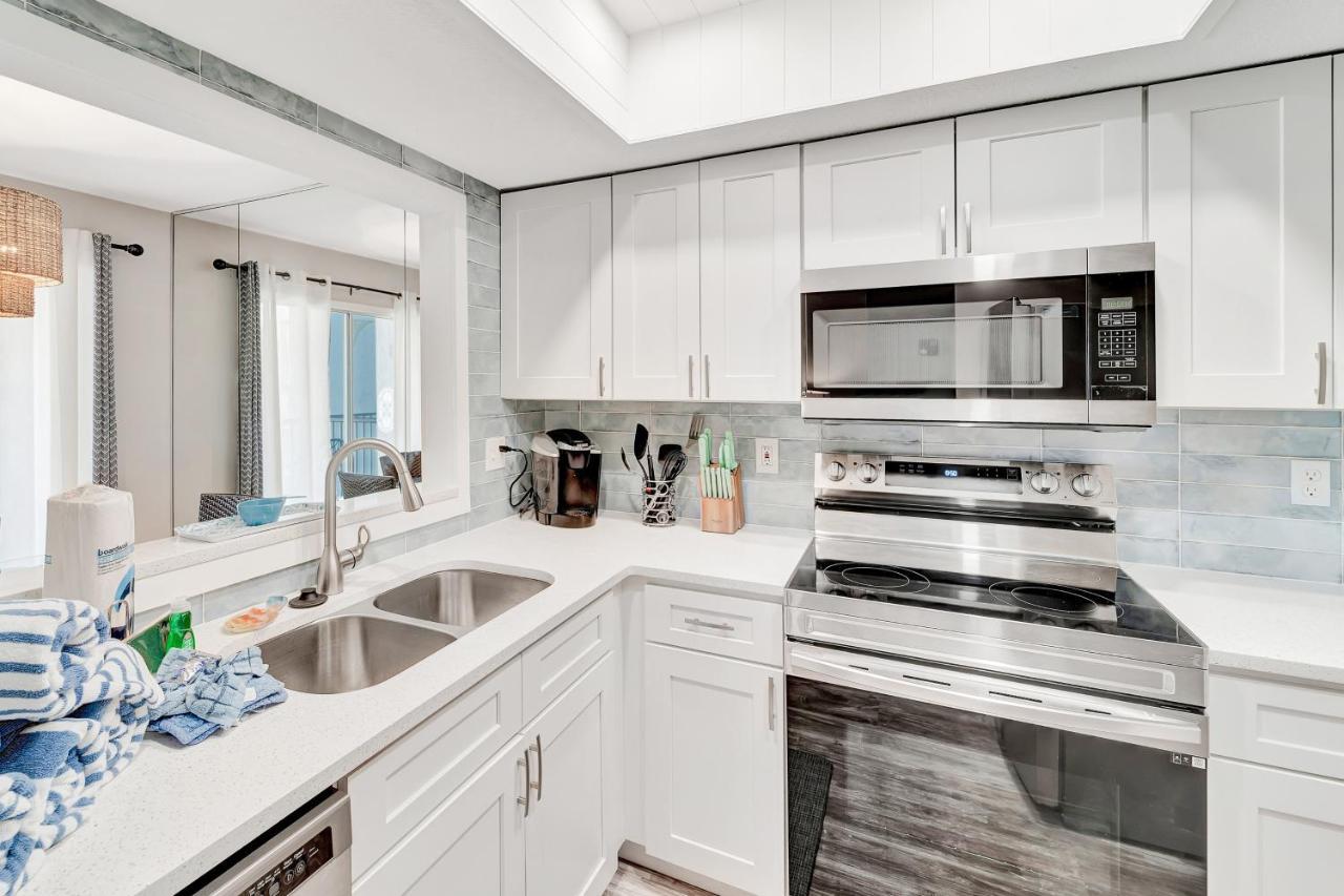 Coquina Reef 11 *